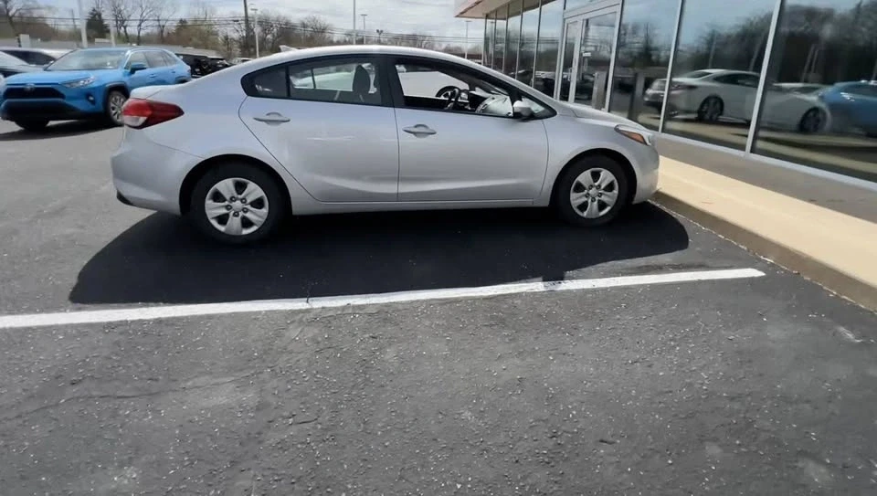 2017 Kia Forte - Image 4 of 7