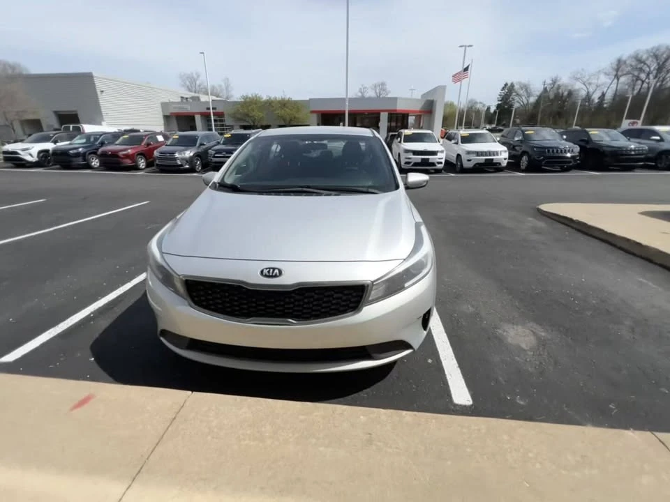 2017 Kia Forte - Image 2 of 7