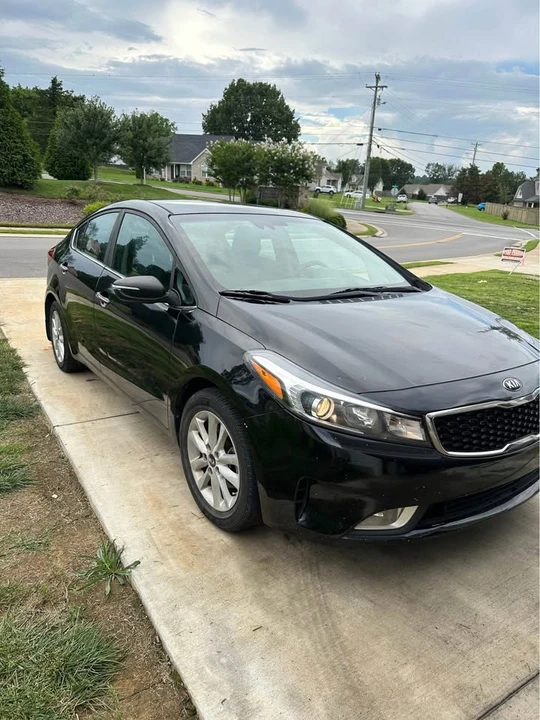 2017 Kia Forte - Image 8 of 15