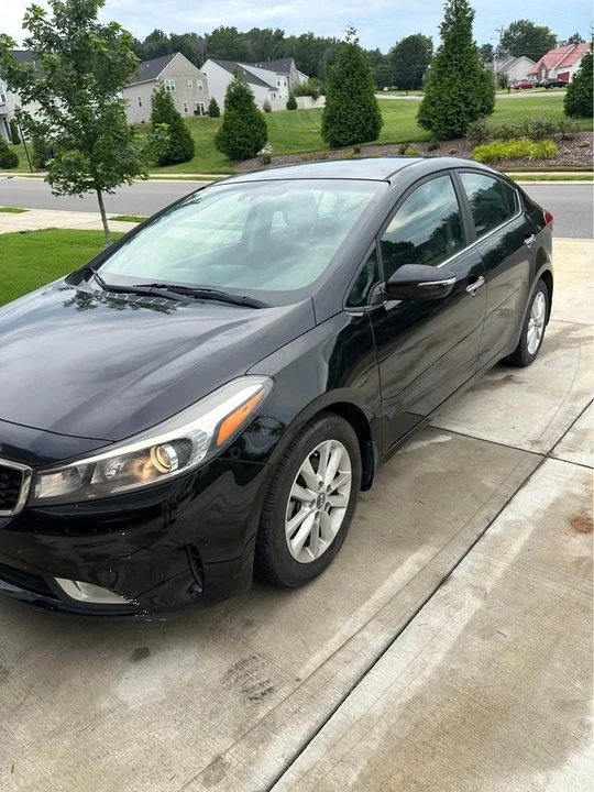 2017 Kia Forte - Image 2 of 15