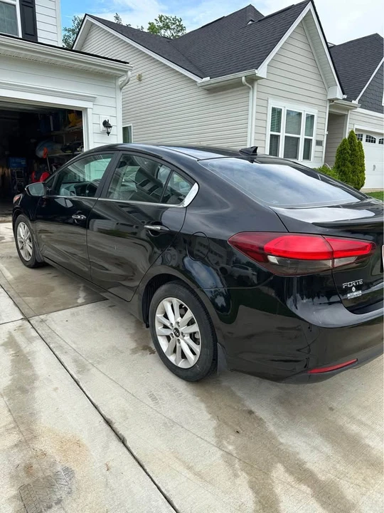 2017 Kia Forte - Image 4 of 15