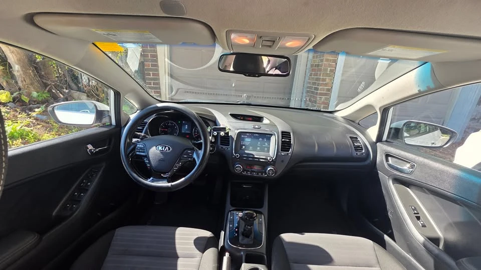 2017 Kia Forte - Image 6 of 6