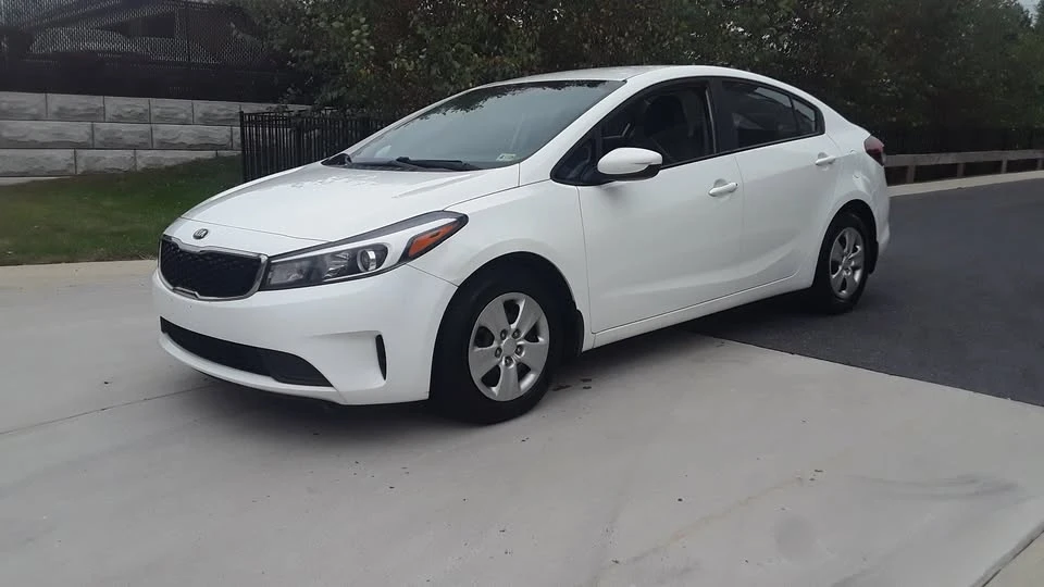 2017 Kia Forte - Image 12 of 15