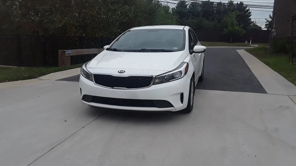 2017 Kia Forte - Image 2 of 15