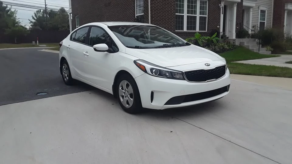 2017 Kia Forte - Image 3 of 15