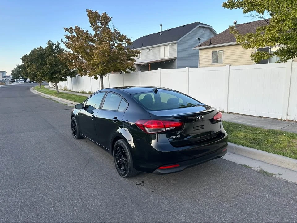 2017 Kia Forte - Image 7 of 12