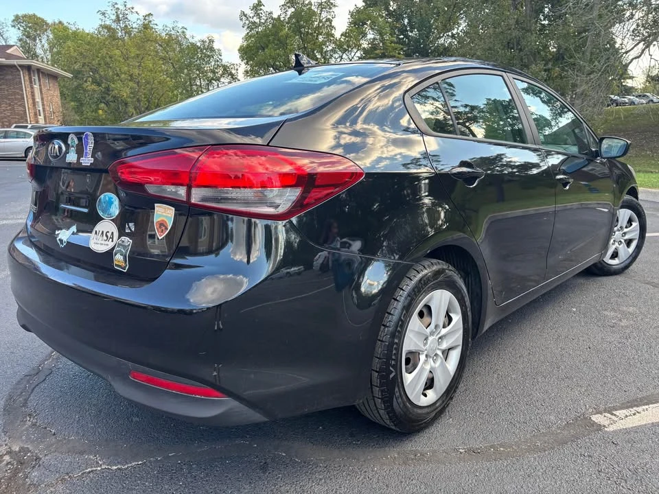 2017 Kia Forte - Image 4 of 8