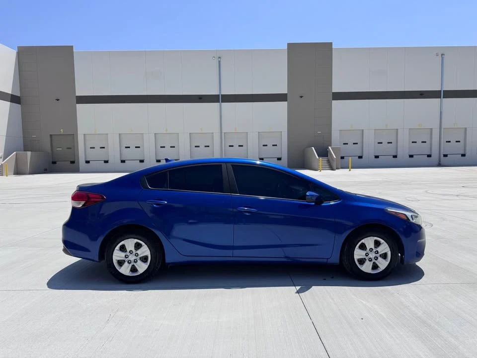 2017 Kia Forte - Image 6 of 13