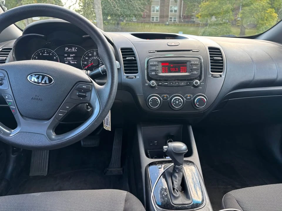 2017 Kia Forte - Image 7 of 8