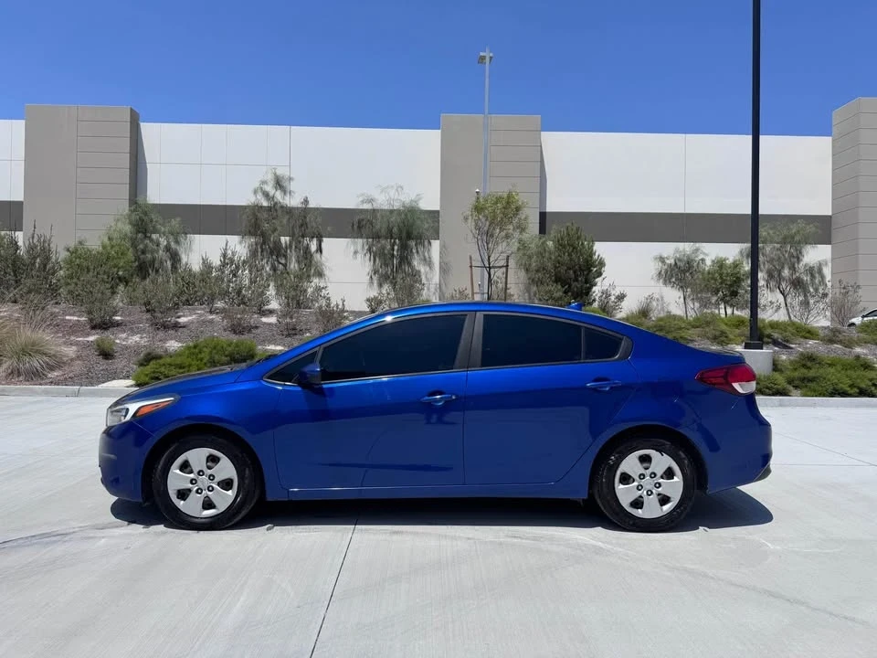 2017 Kia Forte - Image 2 of 13