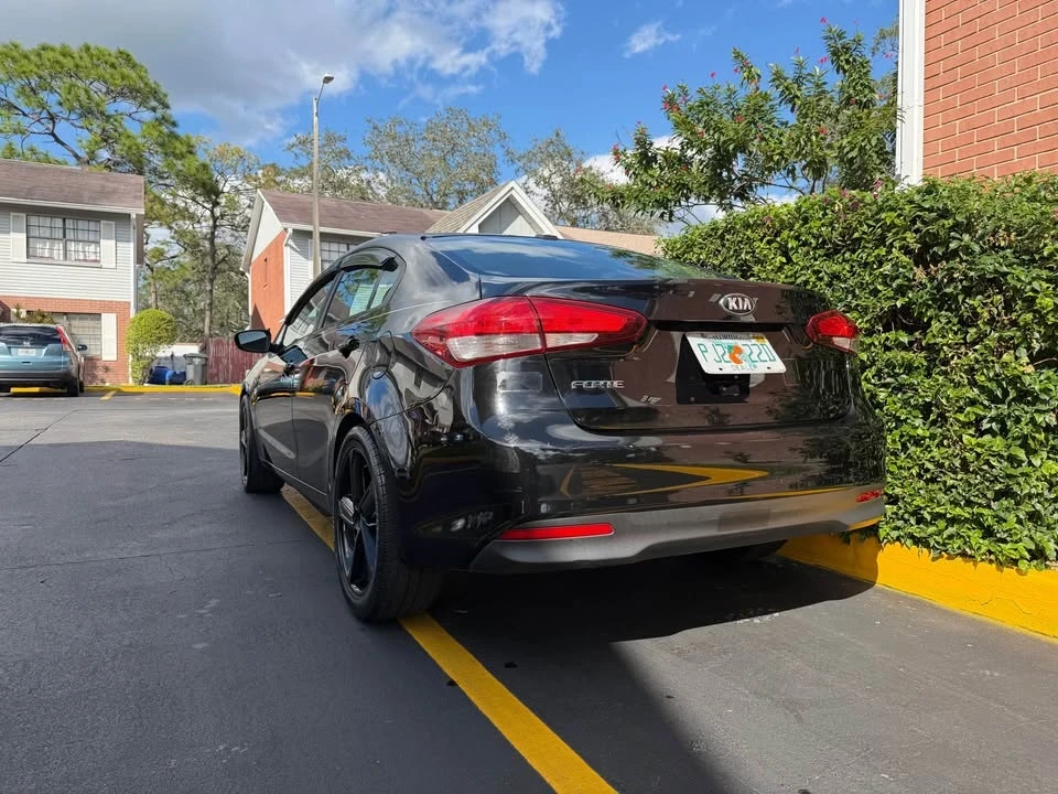 2017 Kia Forte - Image 2 of 8