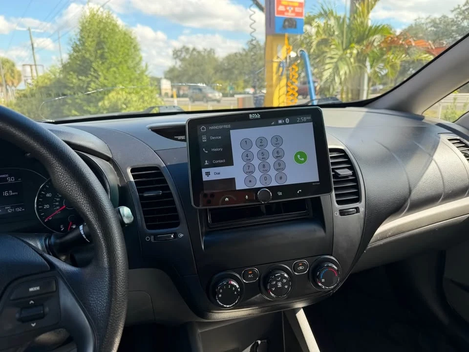 2017 Kia Forte - Image 7 of 8