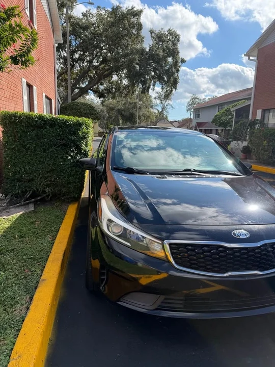 2017 Kia Forte - Image 4 of 8