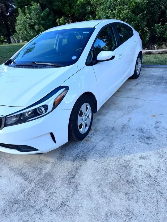 2017 Kia Forte - Image 3 of 7