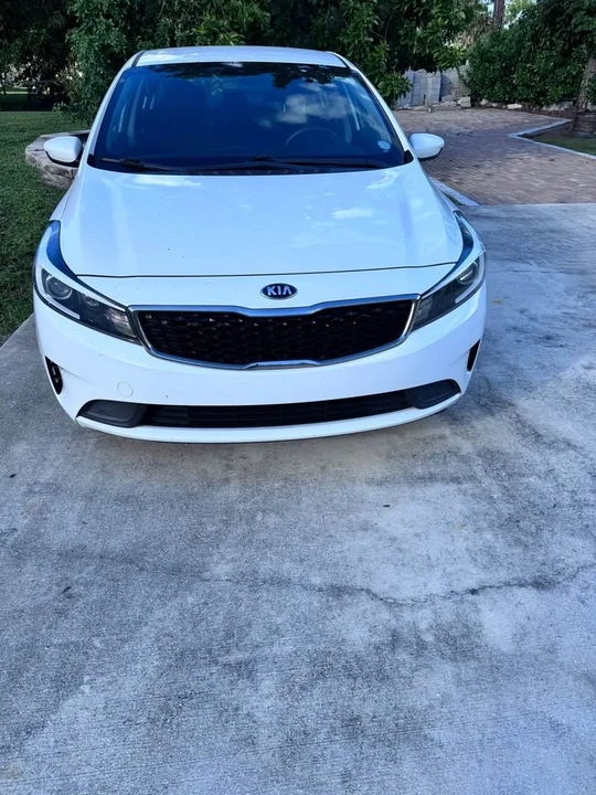 2017 Kia Forte - Image 2 of 7