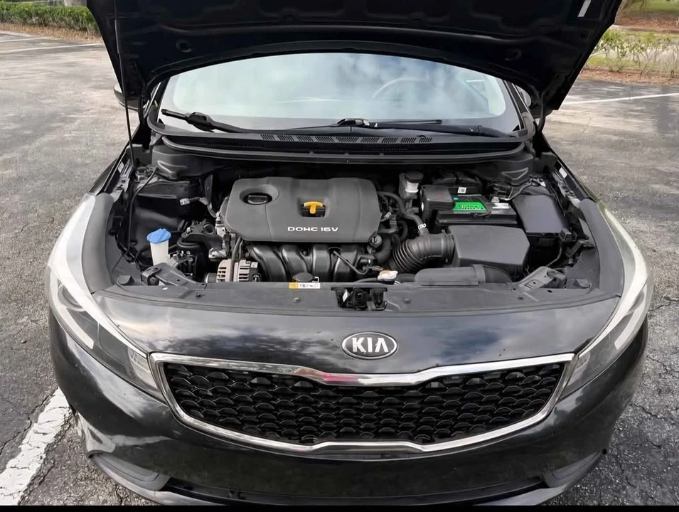 2017 Kia Forte - Image 7 of 12
