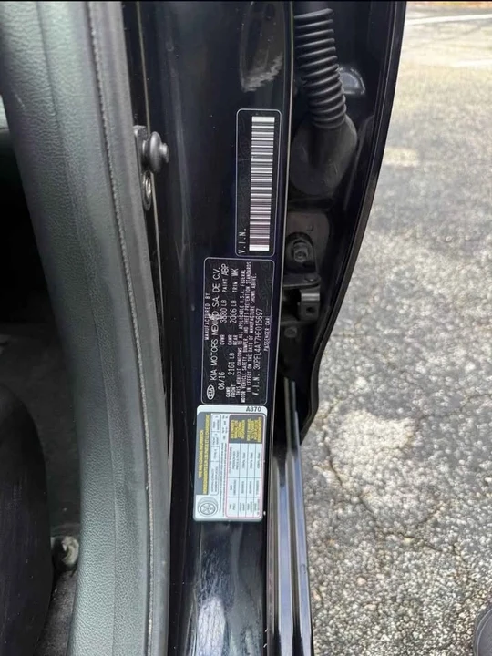 2017 Kia Forte - Image 12 of 12
