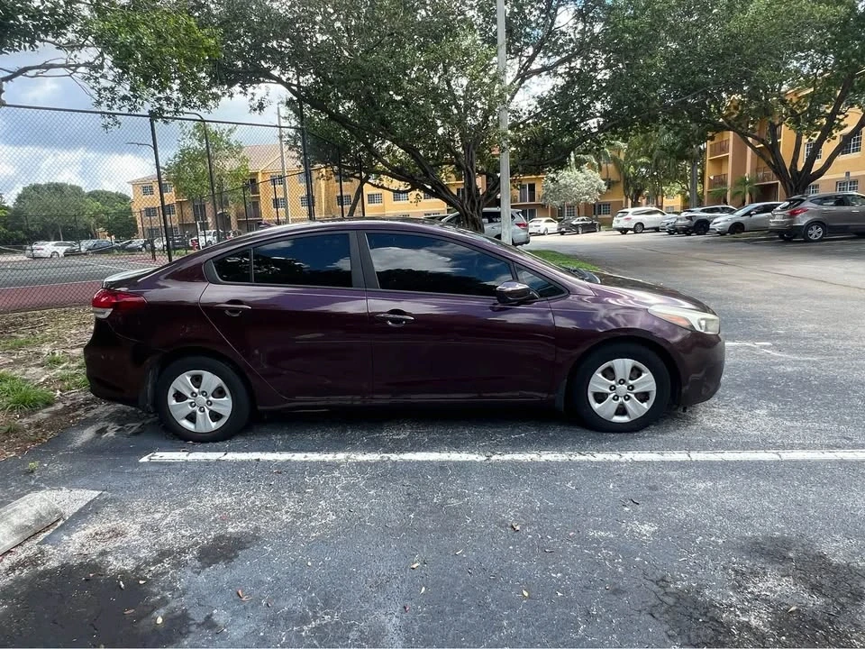 2017 Kia Forte - Image 3 of 7