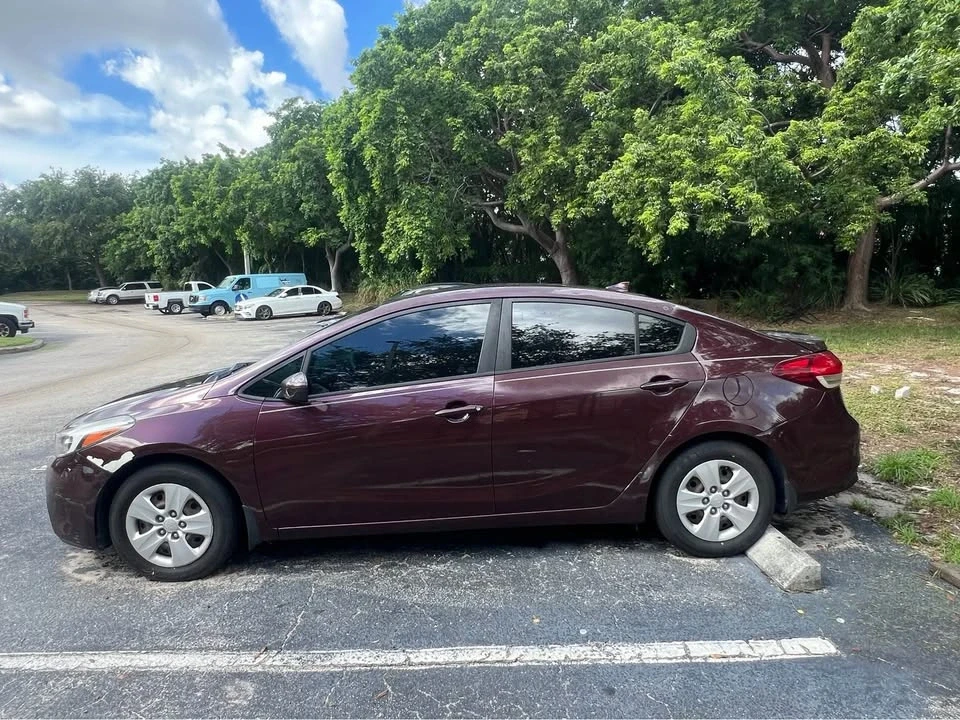 2017 Kia Forte - Image 2 of 7