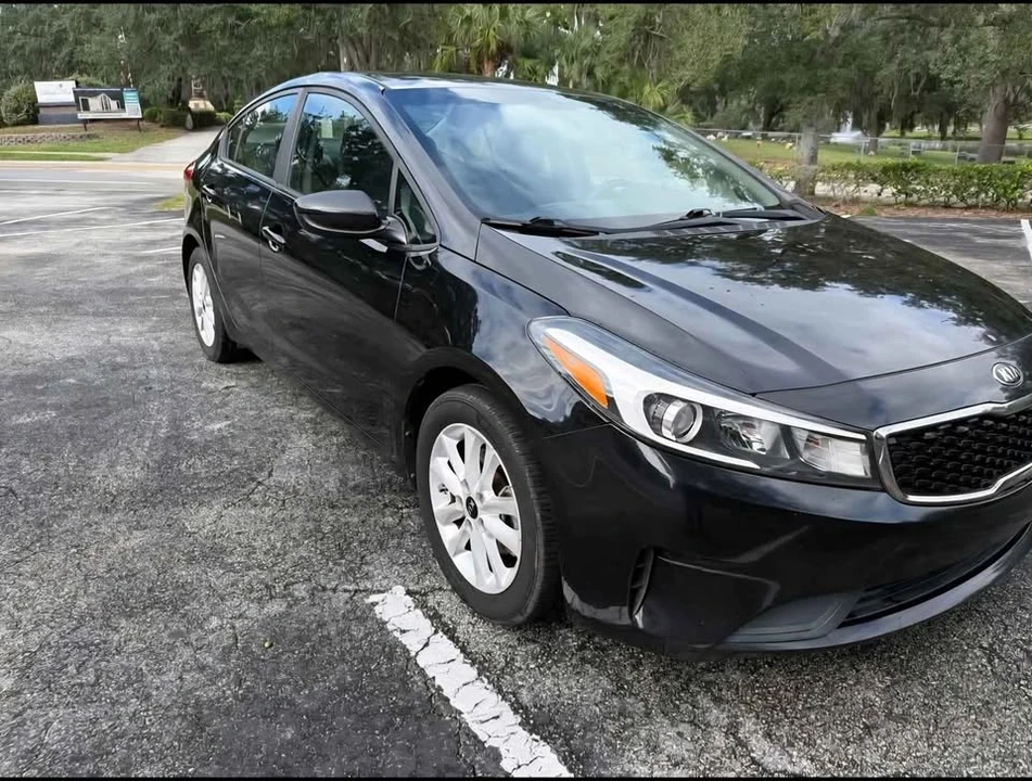 2017 Kia Forte - Image 2 of 12