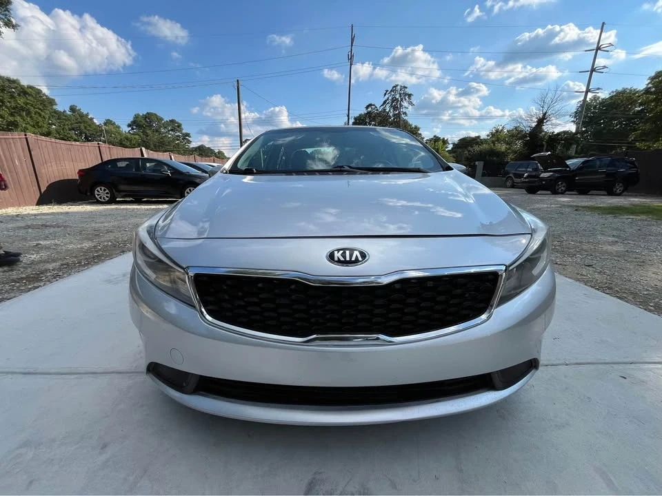 2017 Kia Forte - Image 8 of 11