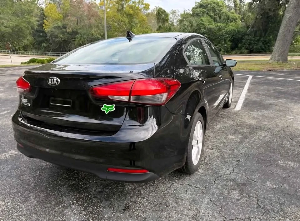 2017 Kia Forte - Image 3 of 12