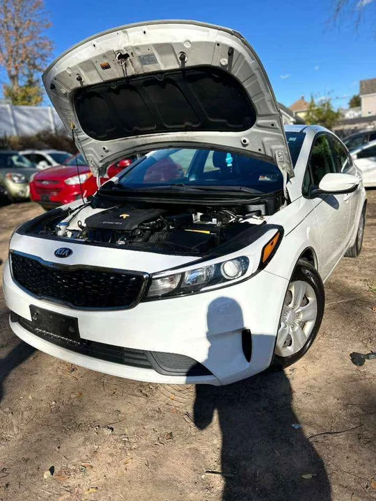 2017 Kia Forte - Image 6 of 15