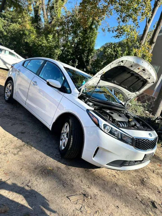 2017 Kia Forte - Image 7 of 15
