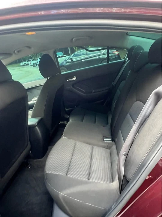 2017 Kia Forte - Image 7 of 7