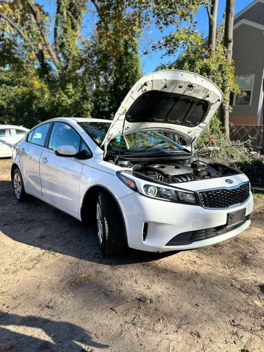 2017 Kia Forte - Image 4 of 15