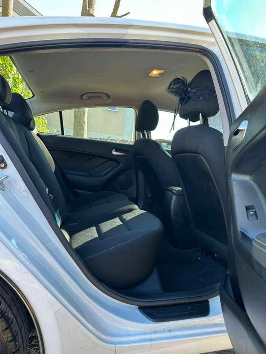 2017 Kia Forte - Image 13 of 15