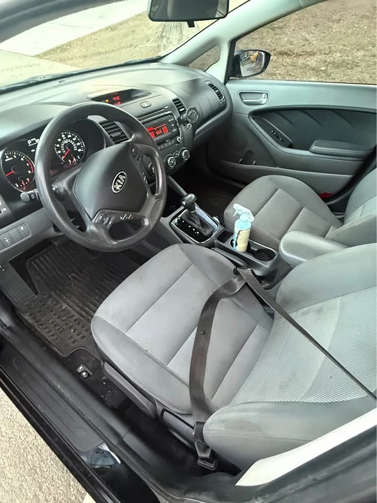 2017 Kia Forte - Image 5 of 6