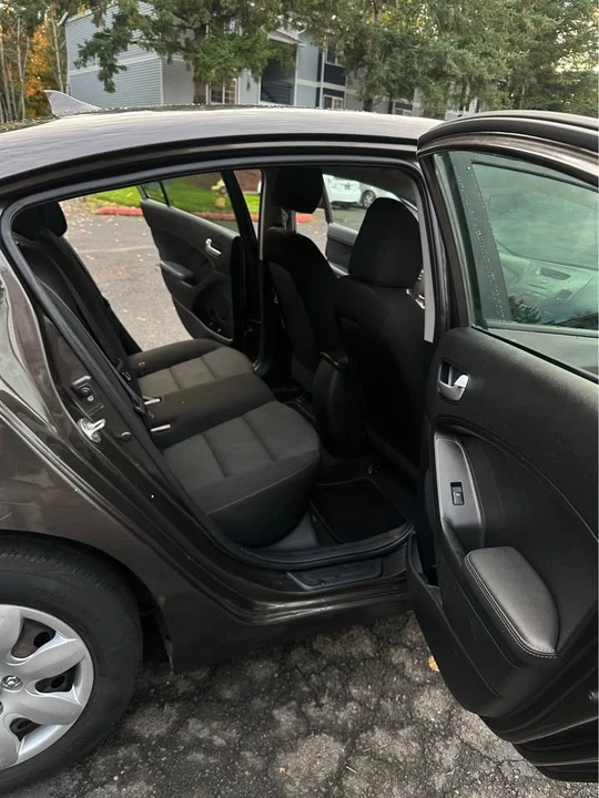 2017 Kia Forte - Image 11 of 16