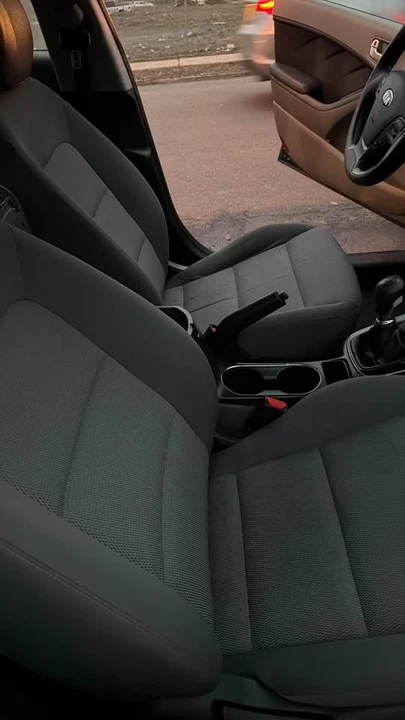 2017 Kia Forte - Image 4 of 6