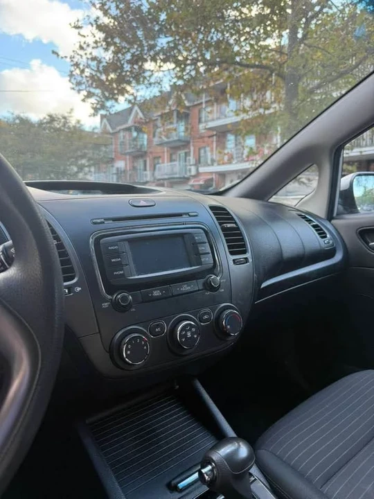 2017 Kia Forte - Image 7 of 8