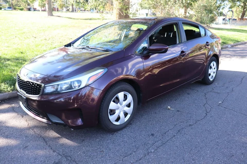 2017 Kia Forte - Image 2 of 11