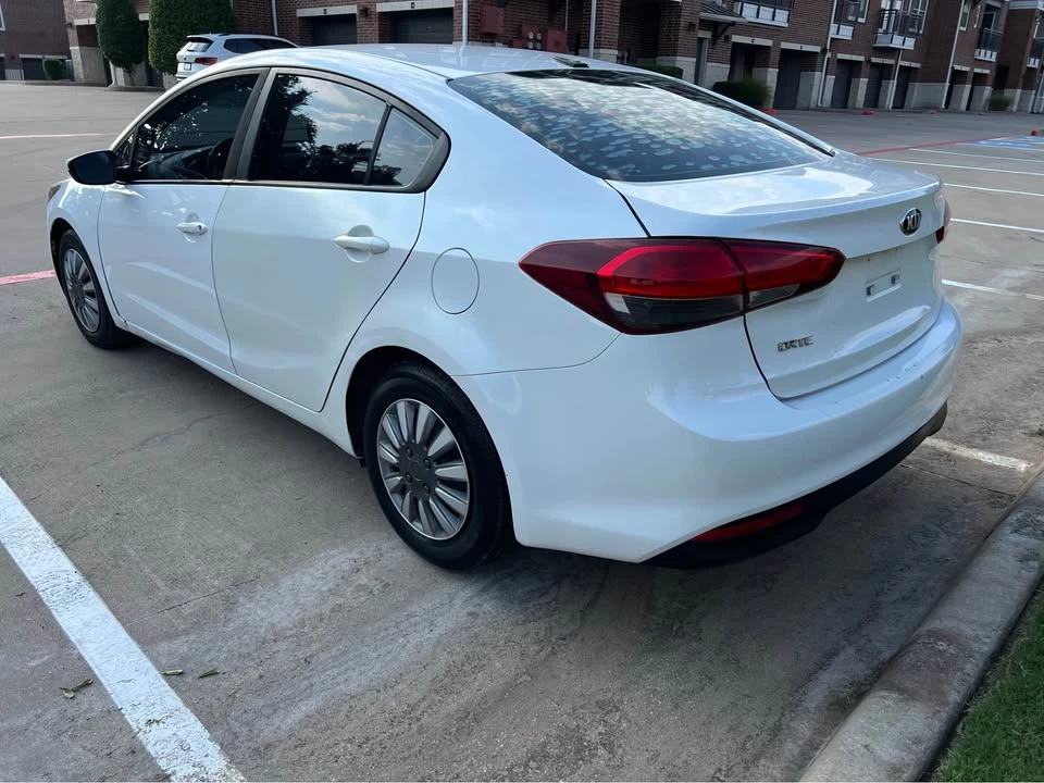 2017 Kia Forte - Image 3 of 7