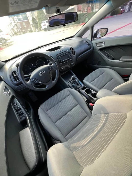 2017 Kia Forte - Image 5 of 7