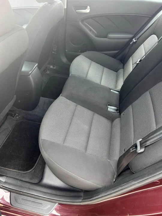 2017 Kia Forte - Image 8 of 10