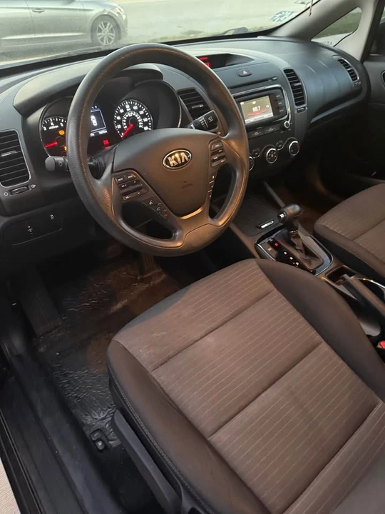 2017 Kia Forte - Image 7 of 9