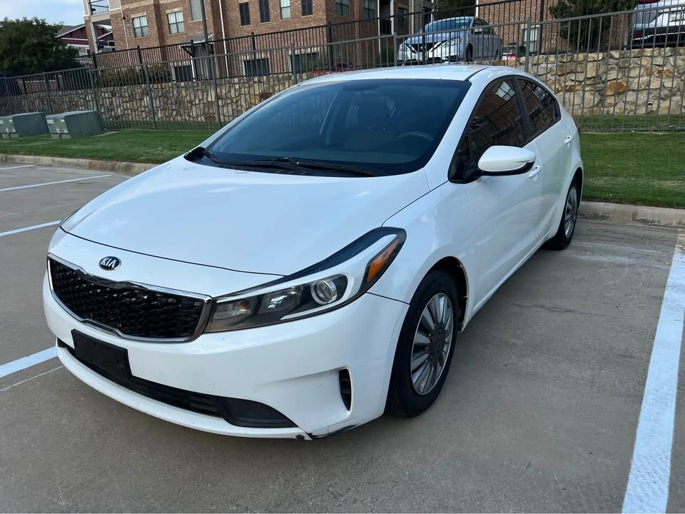 2017 Kia Forte - Image 2 of 7