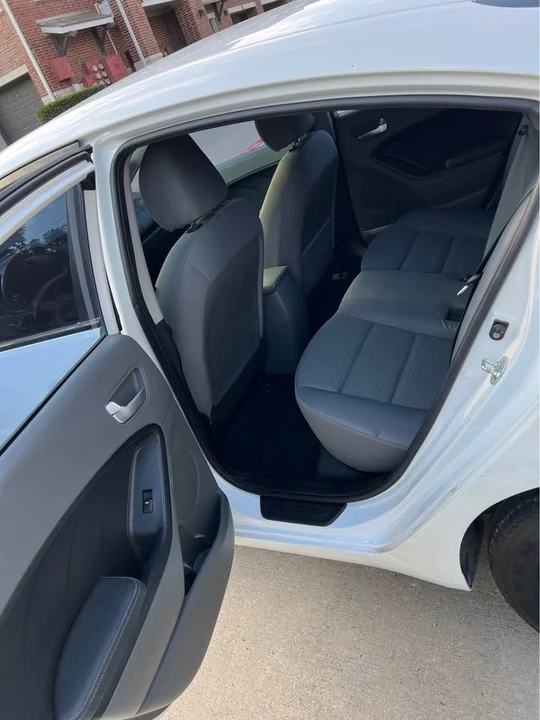 2017 Kia Forte - Image 4 of 7