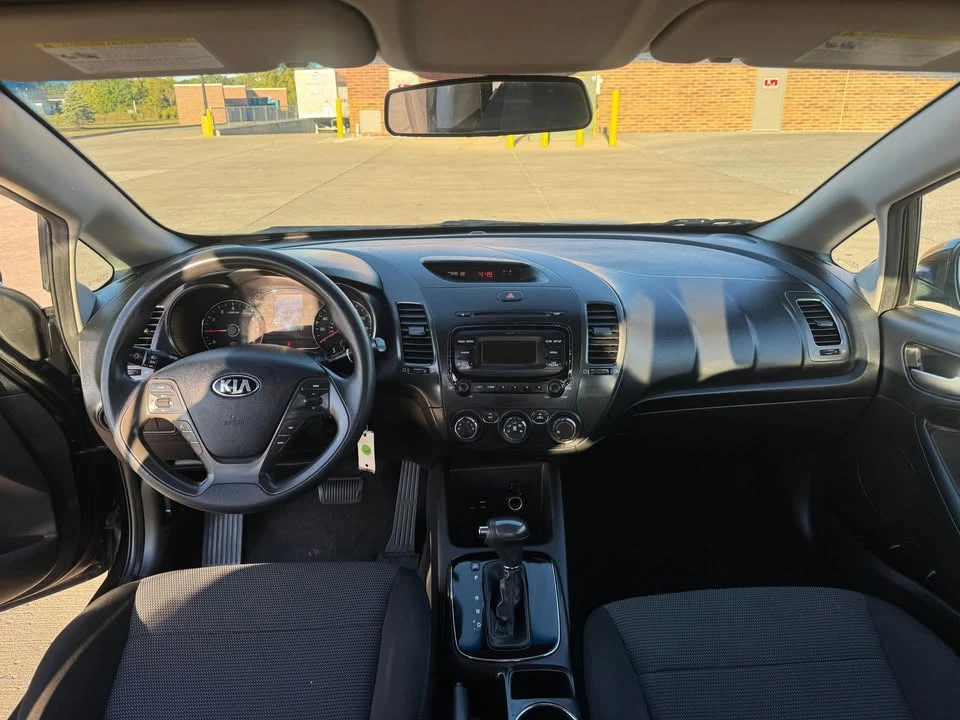 2017 Kia Forte - Image 7 of 11