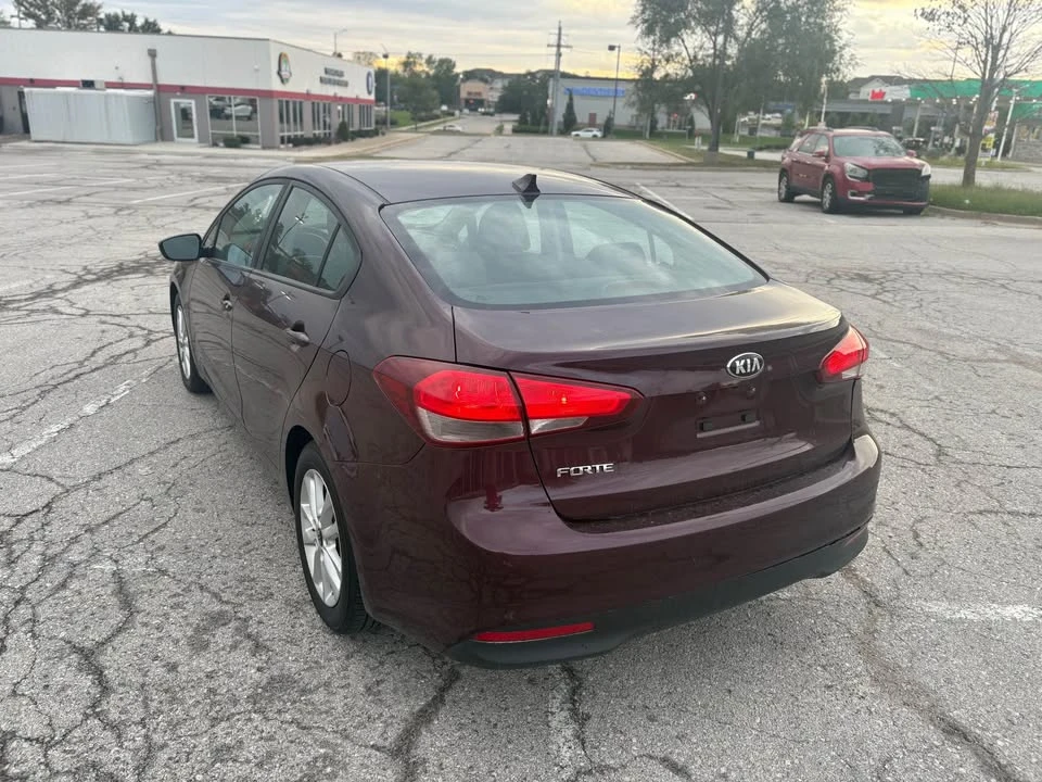 2017 Kia Forte - Image 3 of 8