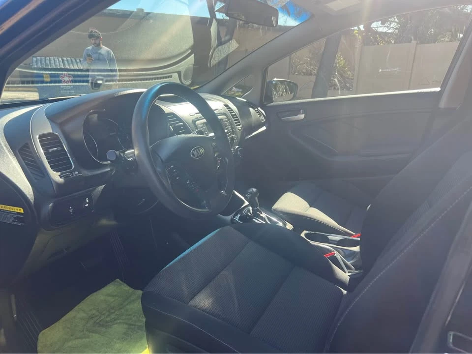 2017 Kia Forte - Image 7 of 11