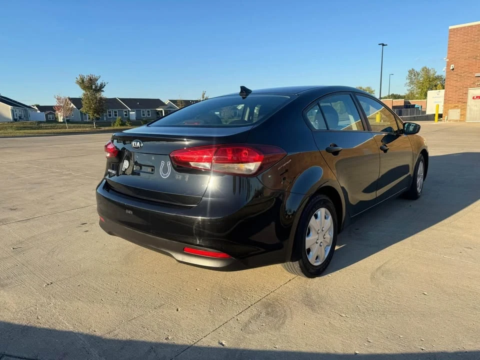 2017 Kia Forte - Image 3 of 12