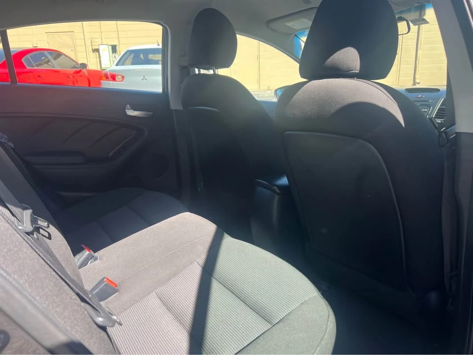 2017 Kia Forte - Image 9 of 11