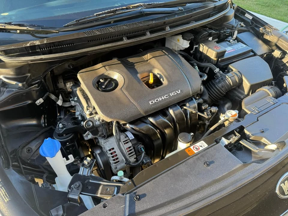 2017 Kia Forte - Image 6 of 11