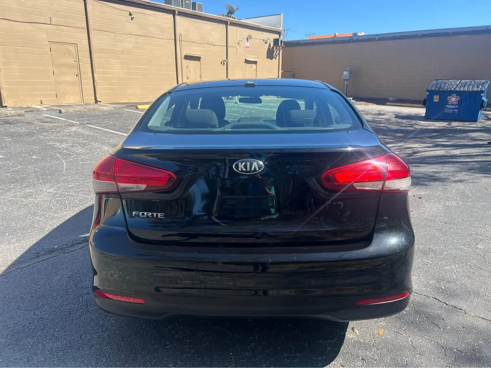 2017 Kia Forte - Image 5 of 11