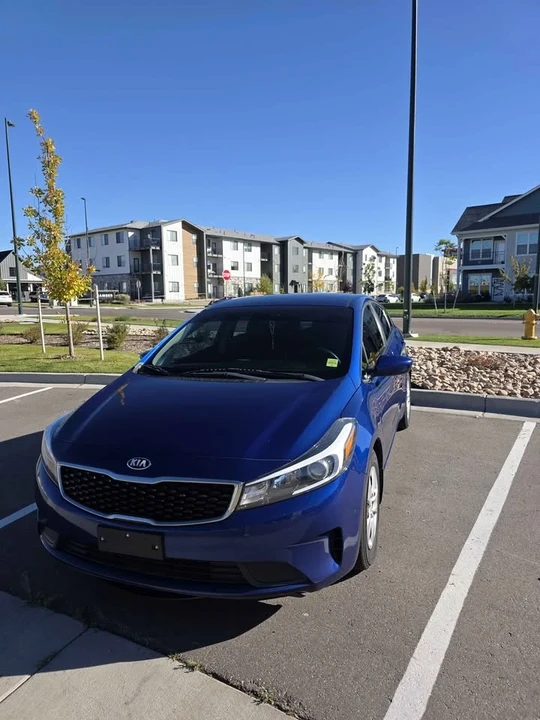 2017 Kia Forte - Image 2 of 8